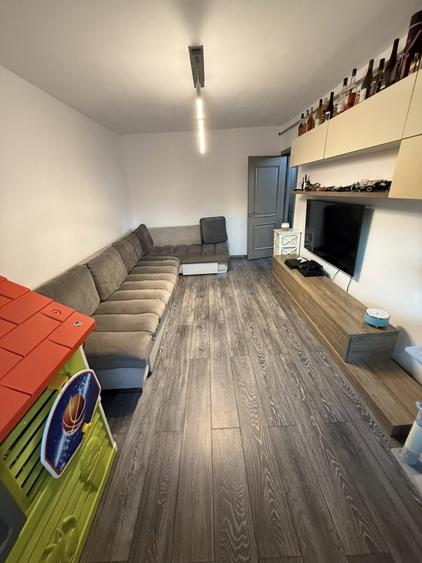 Apartament cu 2 camere decomandat, mobilat în Km 5