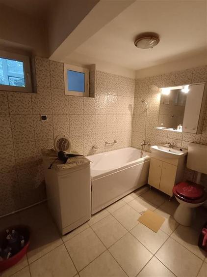 Apartament cu 3 camere decomandat în Apollo