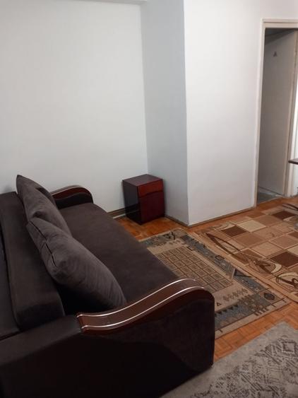 Apartament cu 2 camere semidecomandat în Horea