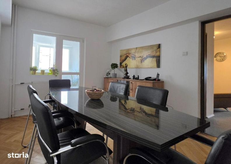 Apartament cu 4 camere decomandat în Universitate