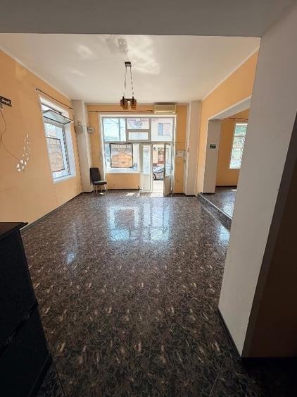 Casă individuală cu 5 camere cu Canalizare în Ultracentral