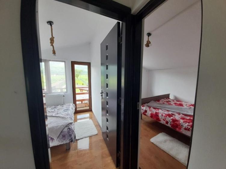 Casă cu 4 camere în Vălișoara