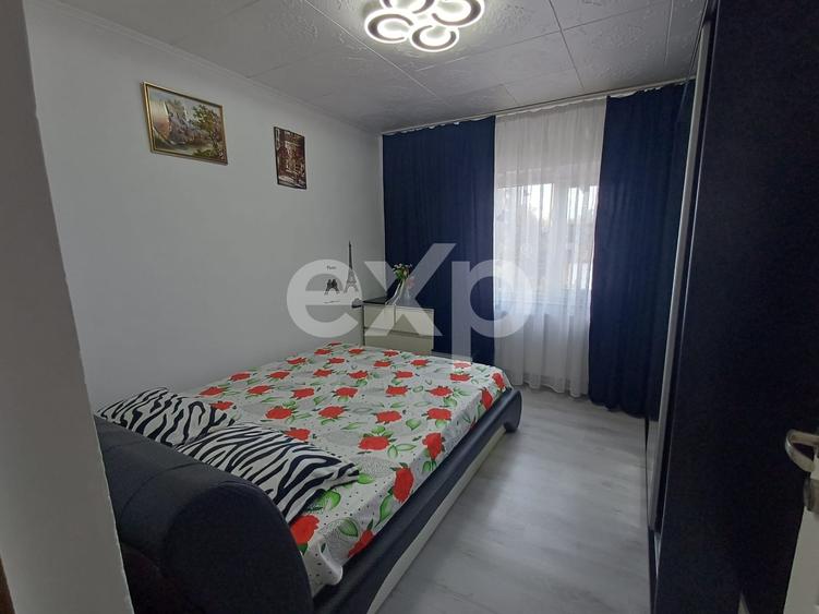 Apartament cu 3 camere decomandat în Teilor