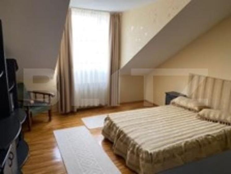 Casă individuală cu 8 camere cu Piscina în Exterior Nord