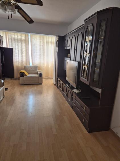 Apartament cu 2 camere decomandat în Malu Roșu