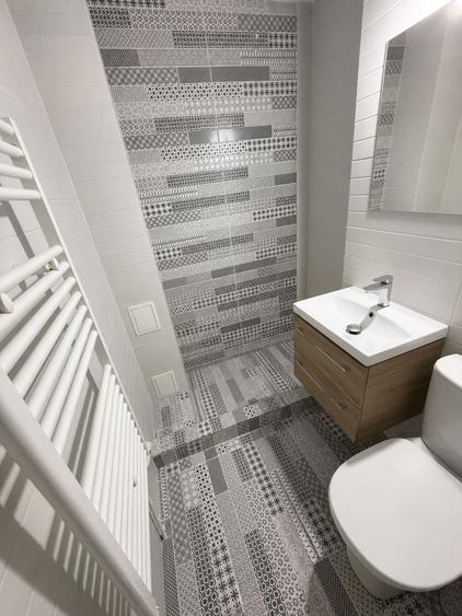 Apartament cu 4 camere semidecomandat în Nufărul