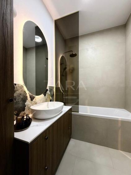 Apartament cu 3 camere decomandat în Florești