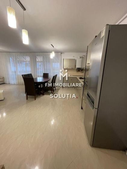 Apartament cu 3 camere decomandat în Central