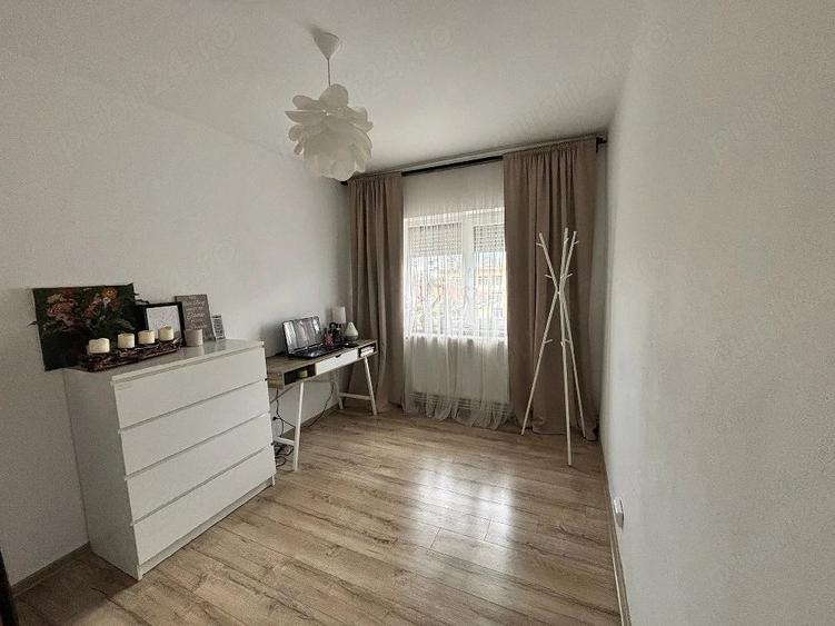 Apartament cu 5 camere decomandat în Central