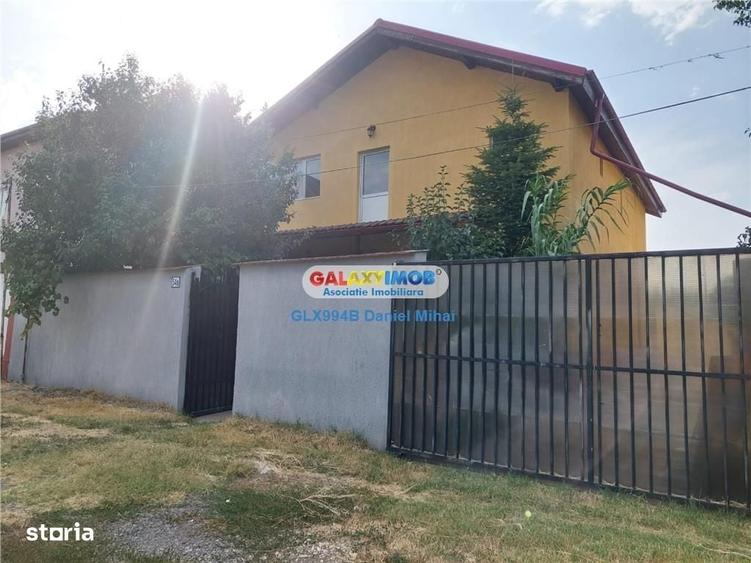 Casă cu 4 camere în Central