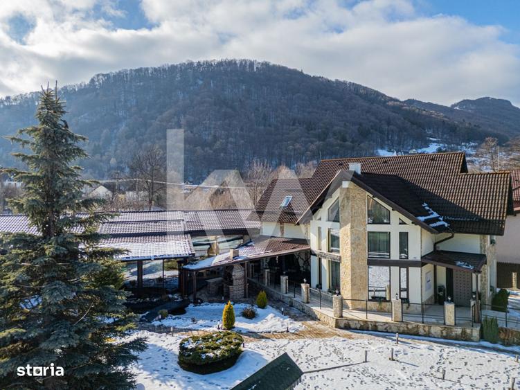 Casă cu 6 camere cu Piscina în Bran