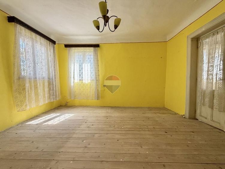 Casă cu 3 camere cu Teren 251 Mp în Andronache
