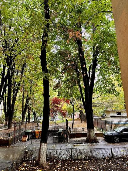 Apartament cu 3 camere decomandat în Vatra Luminoasă