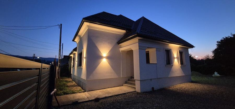 Casă cu 4 camere în Central
