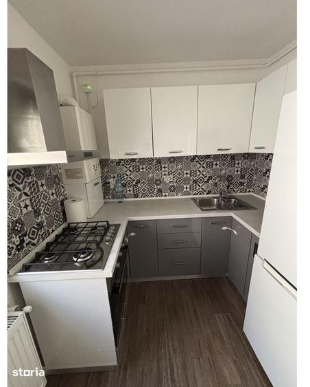 Apartament cu 3 camere, mobilat în Metalurgiei