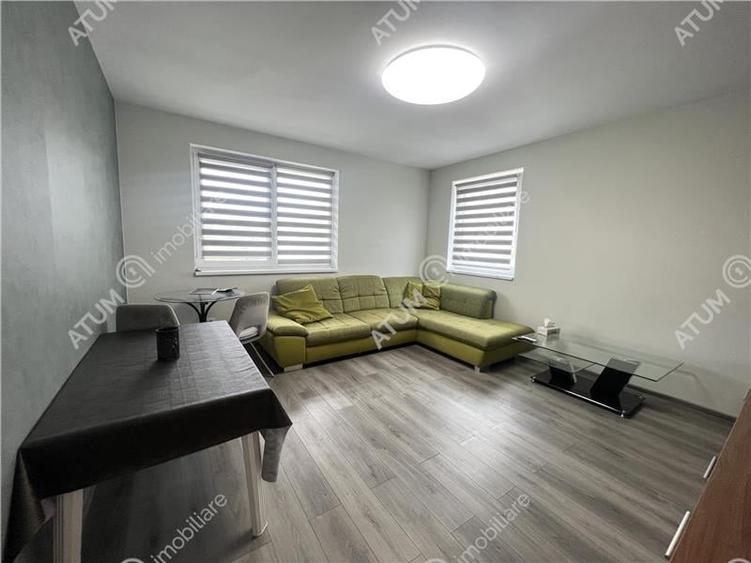 Apartament cu 3 camere decomandat, mobilat în Piața Cluj