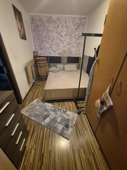 Apartament cu 3 camere semidecomandat, mobilat în Valea Rosie