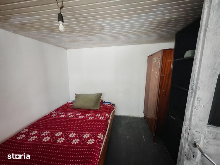 Casă cu 8 camere cu Teren 1150 Mp în Blăgești