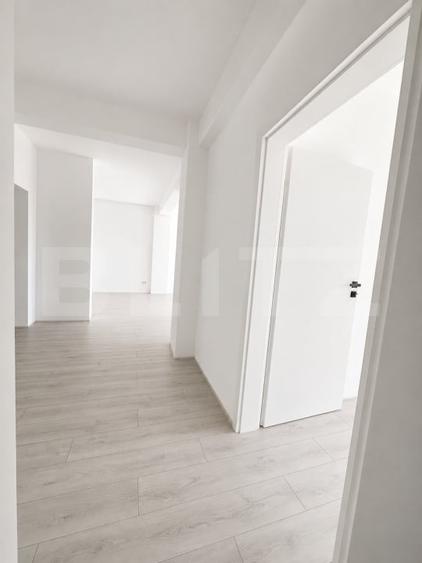 Apartament cu 3 camere decomandat în Independenței