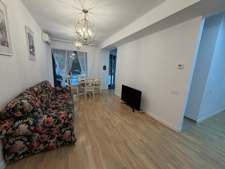 Apartament cu 3 camere decomandat în Domenii
