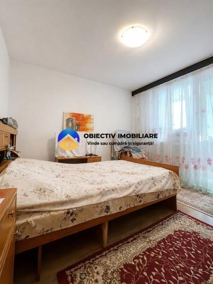 Apartament cu 4 camere decomandat în Precista