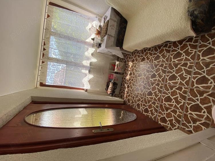 Casă cu 2 camere cu Teren 1742 Mp în Central