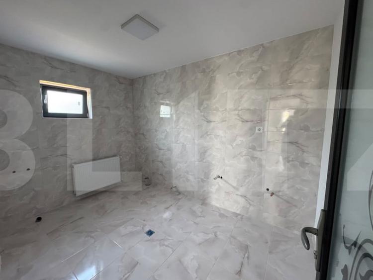 Casă cu 4 camere cu Teren 1000 Mp în Băiceni