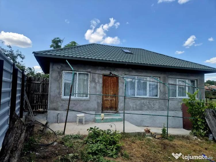 Casă cu 3 camere în Golfin