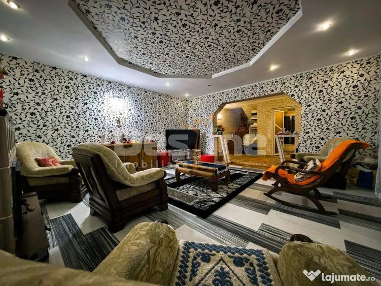 Casă cu 5 camere cu Teren 7200 Mp în Bălteni