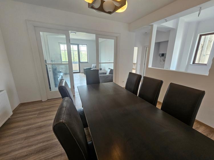 Apartament cu 4 camere decomandat în Armeneasca