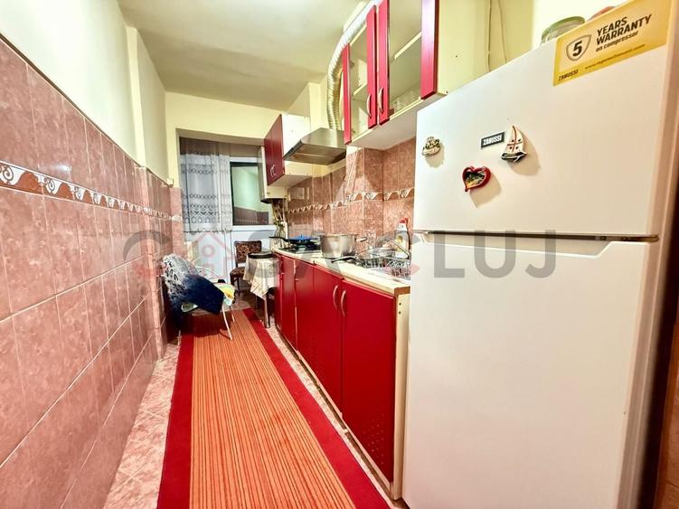Apartament cu 4 camere semidecomandat, mobilat în Mănăștur