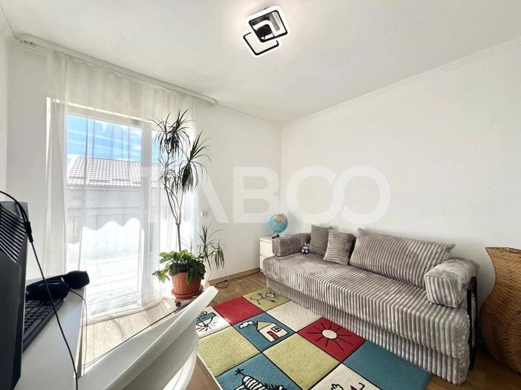 Apartament cu 4 camere semidecomandat în Între Lacuri
