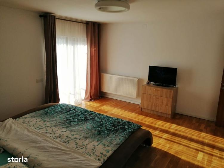 Casă cu 4 camere în Prundu