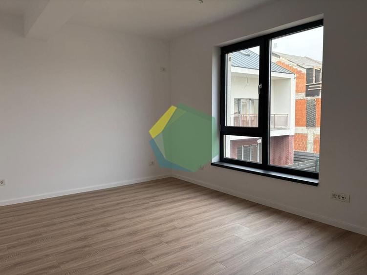 Duplex cu 5 camere cu Canalizare în Central