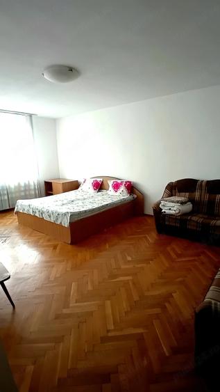 Apartament cu 3 camere decomandat în Griviței