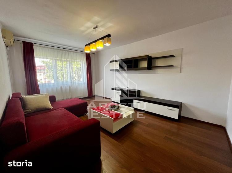Apartament cu 3 camere decomandat în Est