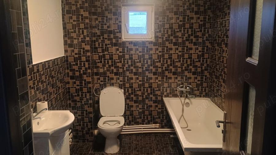 Casă cu 4 camere cu Teren 1000 Mp în Valea Adâncă