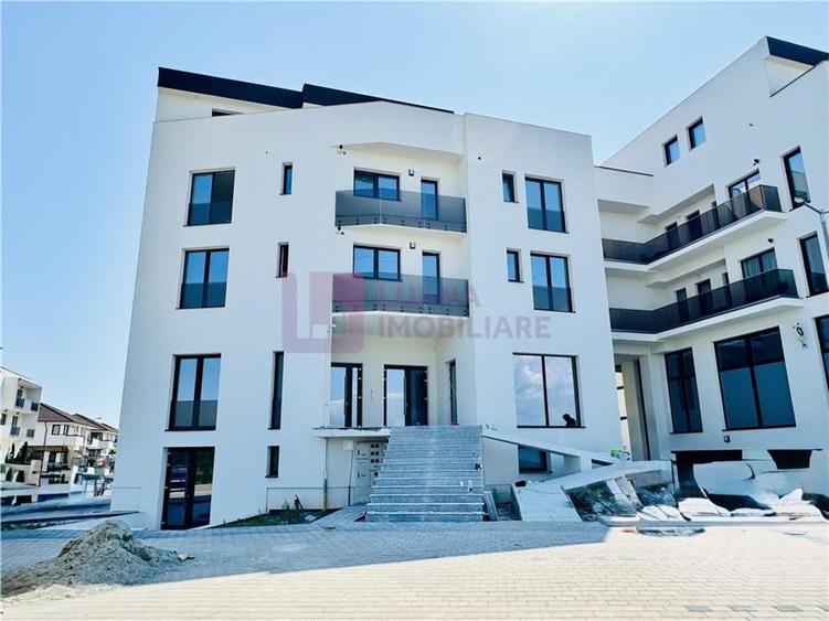 Apartament cu 4 camere semidecomandat în Central
