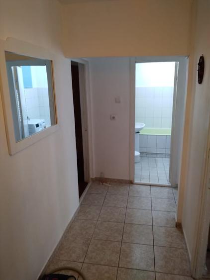 Apartament cu 2 camere decomandat în Arefu