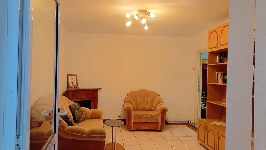 Apartament cu 3 camere decomandat în Central