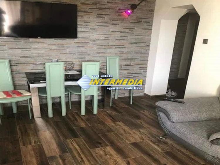 Apartament cu 3 camere decomandat, mobilat în Cetate