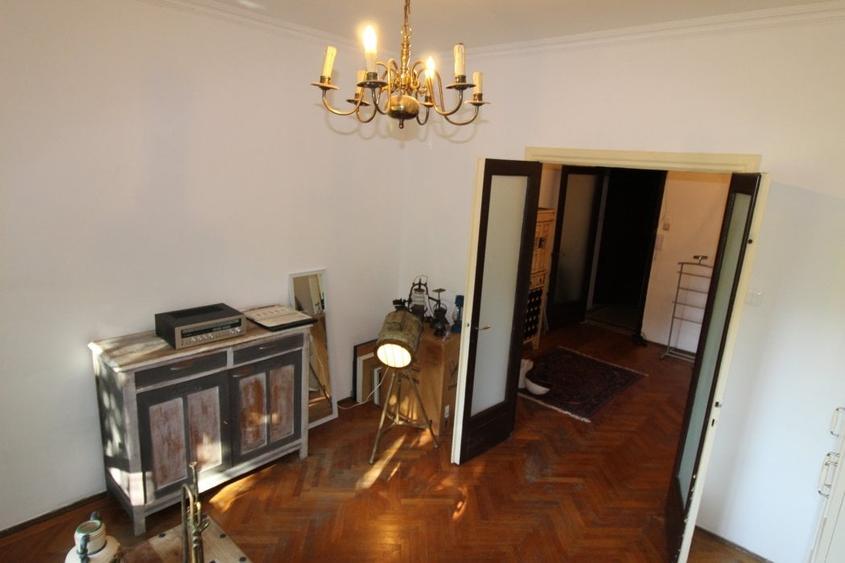 Apartament cu 2 camere decomandat, mobilat în Lahovari