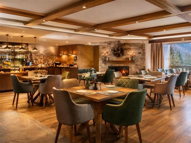 Hotel/Pensiune, de 1,200 mp, în Bran
