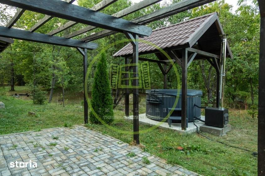 Casă cu 7 camere cu Teren 3515 Mp în Deda