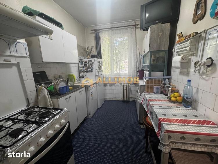 Apartament cu 2 camere semidecomandat în Democrației