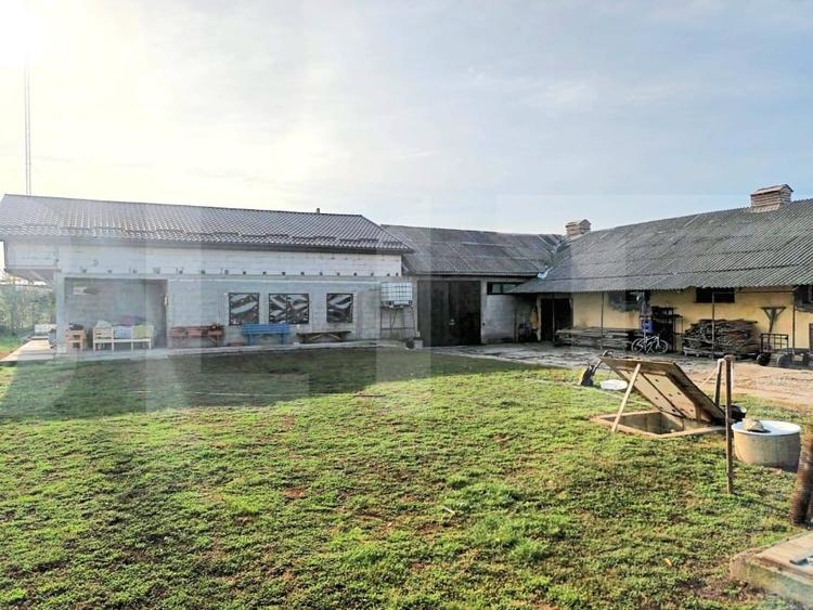 Casă individuală cu 4 camere cu Canalizare în Exterior Est
