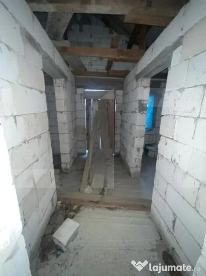 Casă cu 4 camere cu Teren 500 Mp în Central
