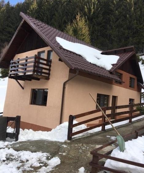 Hotel/Pensiune, de 19 mp, în Moieciu de Sus