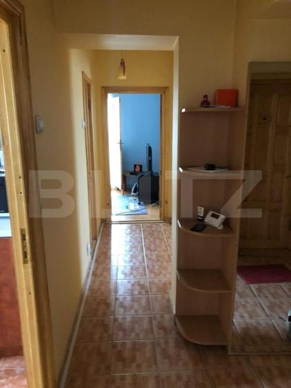 Apartament cu 4 camere decomandat, mobilat în Nicolina