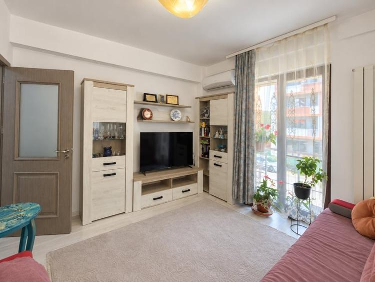 Apartament cu 2 camere decomandat, mobilat în Energia